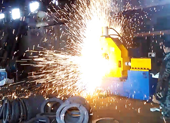 点点手机版下载安装最新版苹果12法兰闪光对焊机华阳重工机械现场案例 点点手机版下载安装最新版苹果12法兰闪光对焊机华阳重工机械现场案例